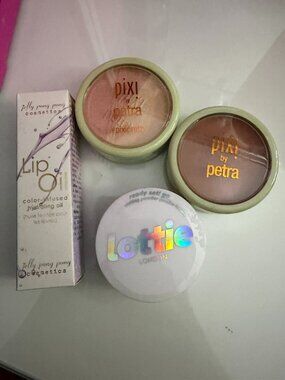 Bundle of Makeup [624]